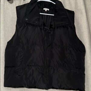TCEC black puffer vest